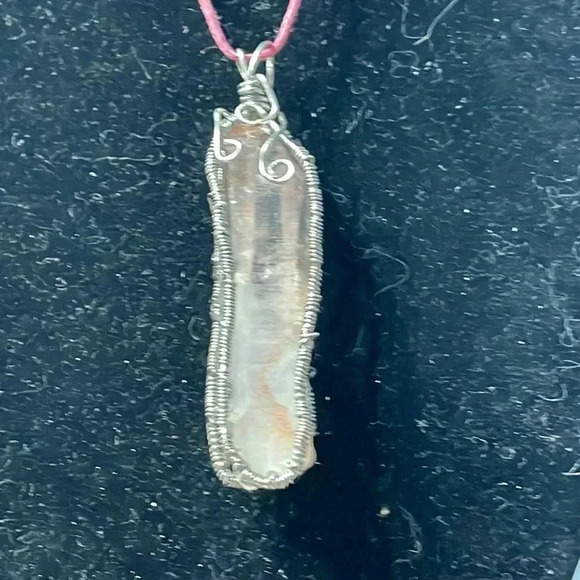 Raw quartz crystal wire wrapped - Picture 1 of 5